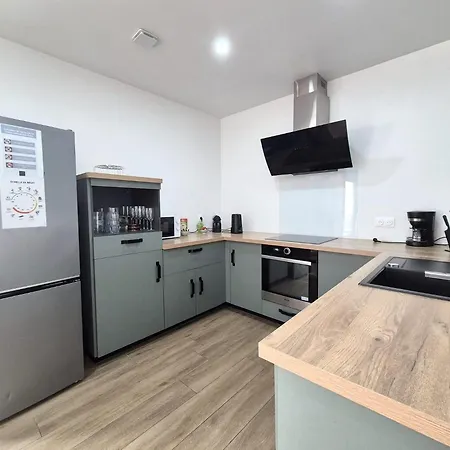 Abu Dhabi, Magnifique Maison Appartement Reims