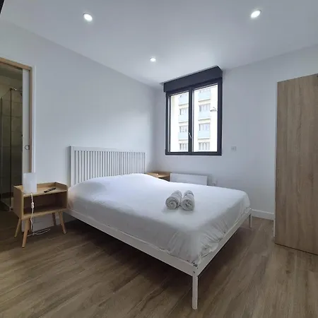 Abu Dhabi, Magnifique Maison Appartement Reims